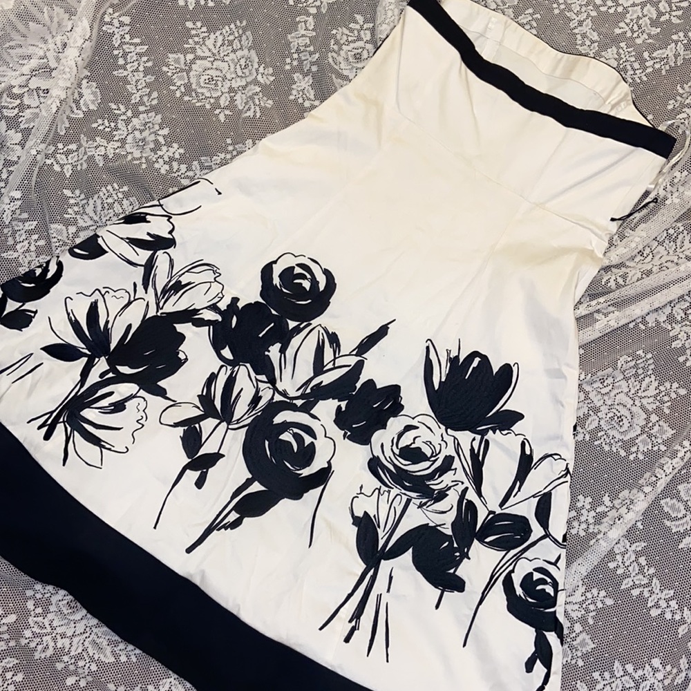 WHBM Floral Strapless Dress Embroidered Corset White House Black Market SZ4 - Picture 11 of 14